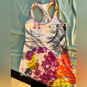 Lululemon tank
